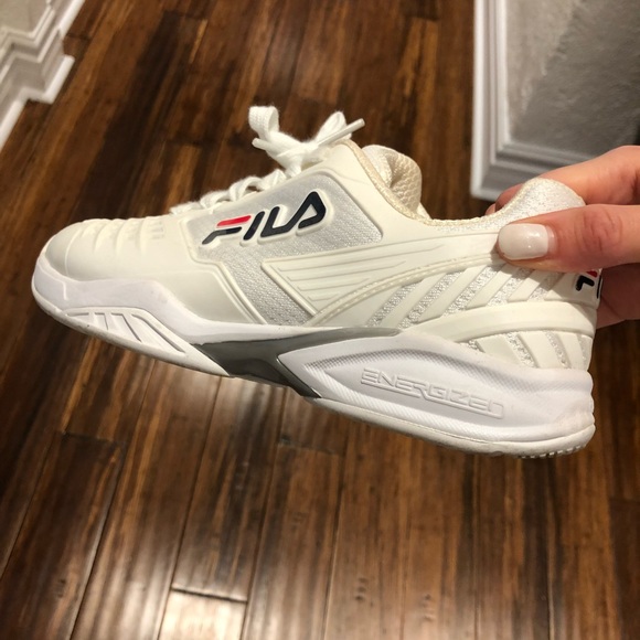 Brand new Fila shies in white. Size: 6.5 US. Only worn once! - Picture 4 of 5